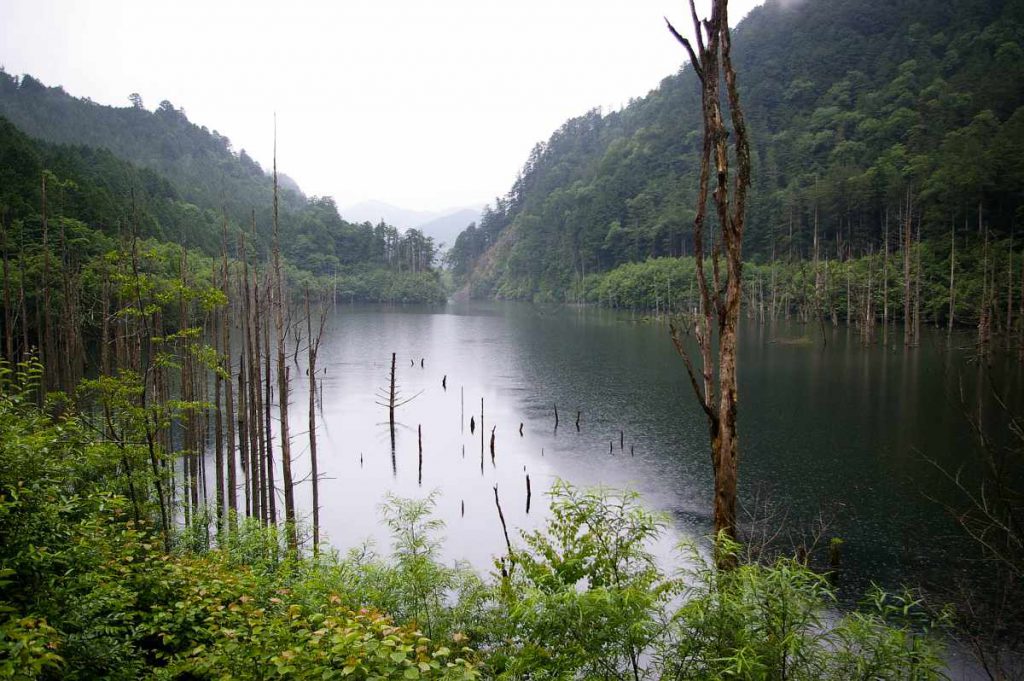 御嶽山　王滝村　自然湖